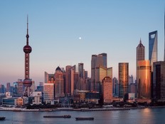 上海徐汇滨江宅地楼板价每平近15万刷新板块记录，中海发展总价44.65亿元竞得