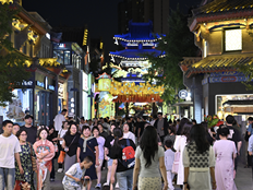 事关大力提振消费,“十五五”规划建议透露哪些重要方向?