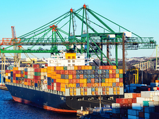 美国最高法暂缓宣布终裁结果，白宫关税命运仍不乐观