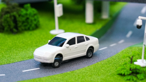 2025汽车市场的“龙门一跃”：油退电进，全球登顶